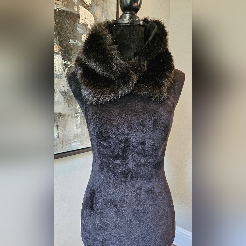 Zara Black Faux Fur Scarf